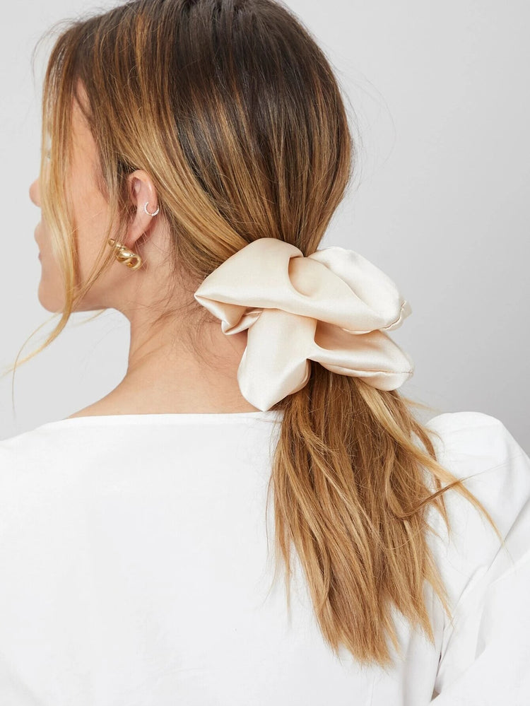 SATIN SCRUNCHIE LARGE - CREAM